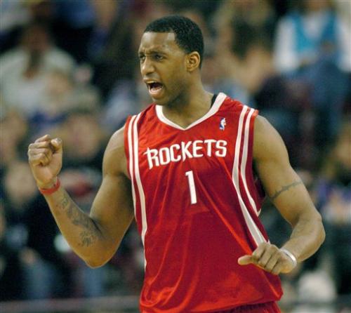 球队曾因缺 球队曾因缺