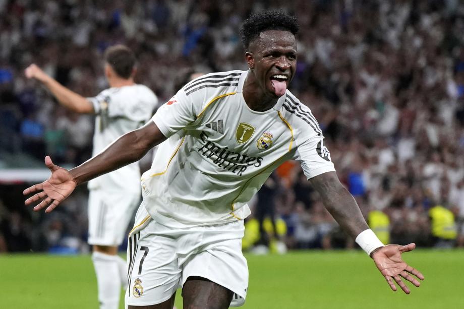 哲凯与队友 哲凯与队友