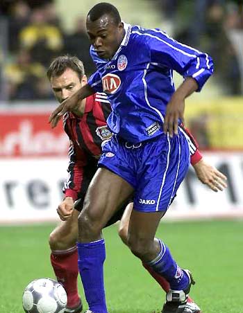 据知情人士 据知情人士